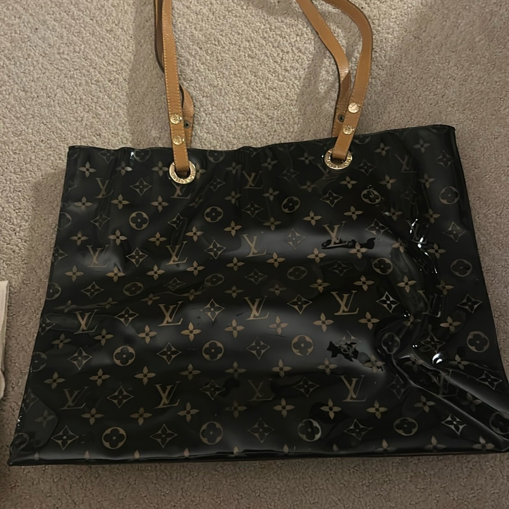 Patent tote